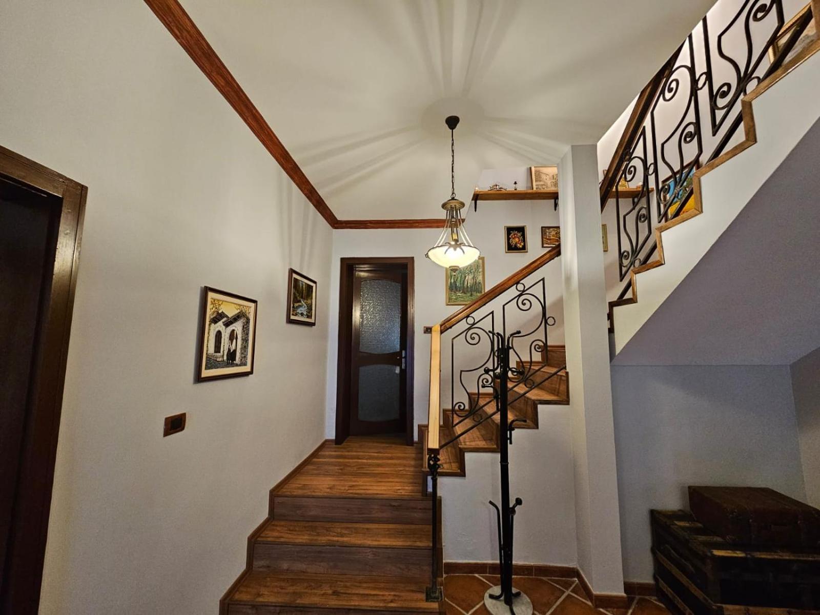 Vila Dani Near Castle And Old Bazar กรูเยอ ภายนอก รูปภาพ